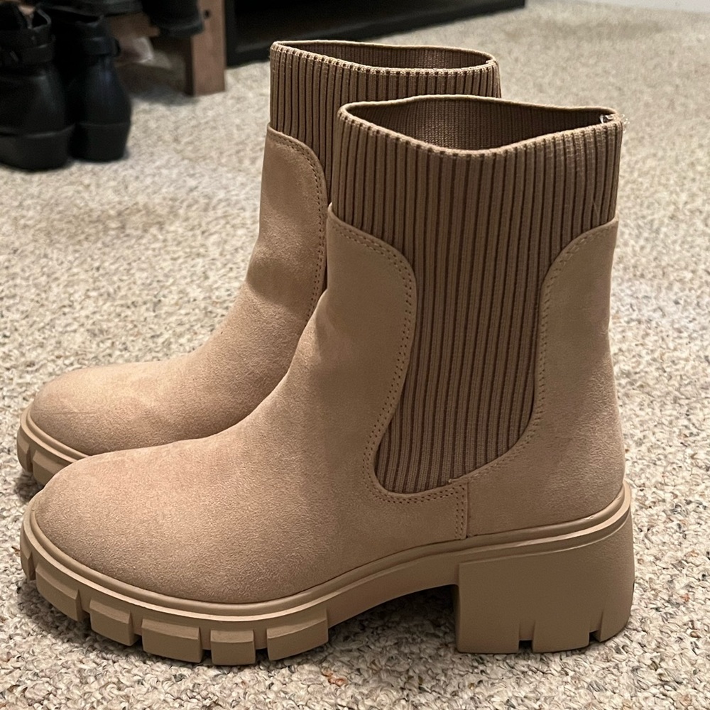 Women’s tan Sincerely Jules boots. Worn once
